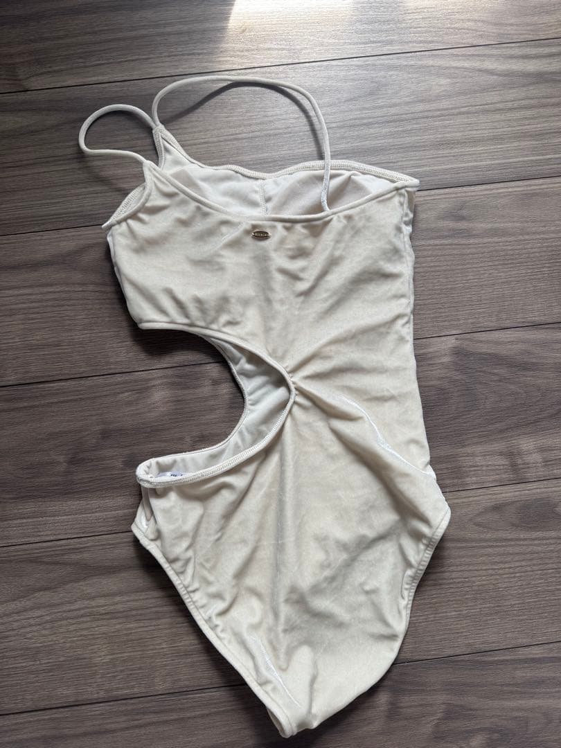 アニュアンス　サイドカットベロアワンピース　水着　完売品