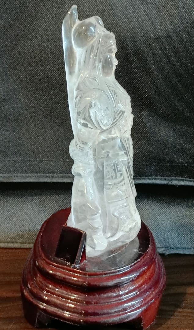 美品 関羽公 天然本水晶 手彫彫刻 像 財神 商業神 武神 軍神 高透明度 置物