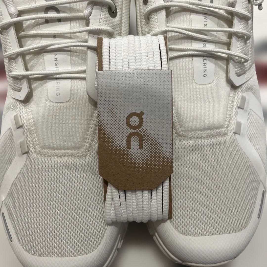 On Cloud 6 ホワイト 28cm 使用2回 美品 スニーカー