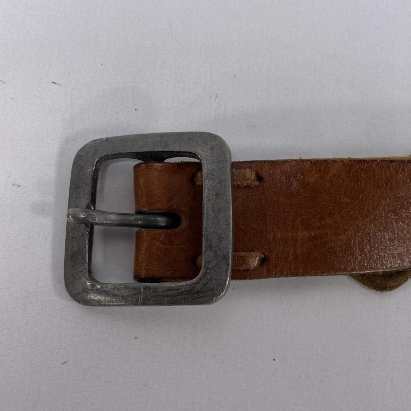 レッドムーン/ピューターバックル/ステッチデザイン/レザーベルト/ブラウン