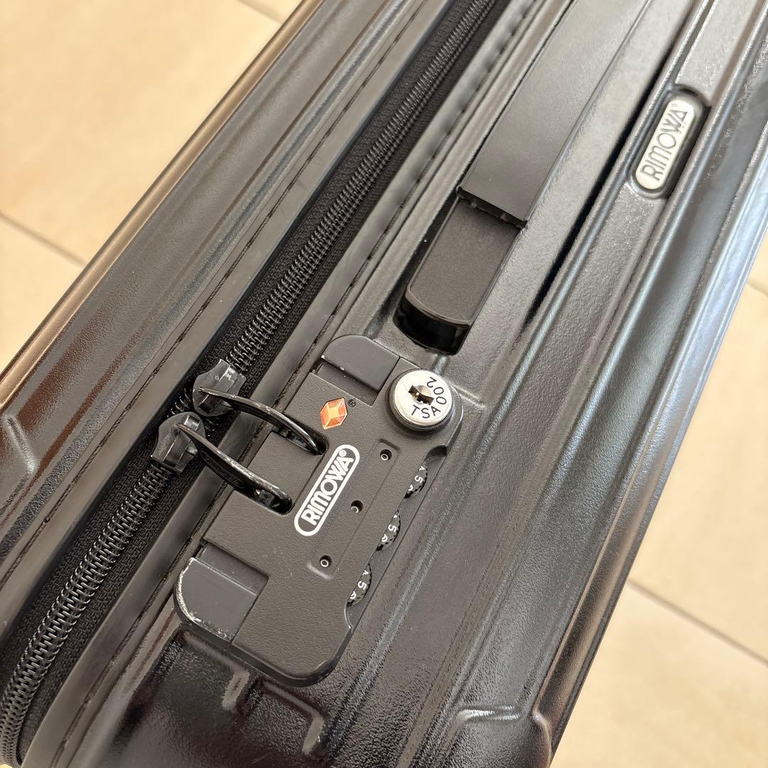 リモワ　キャリーケース