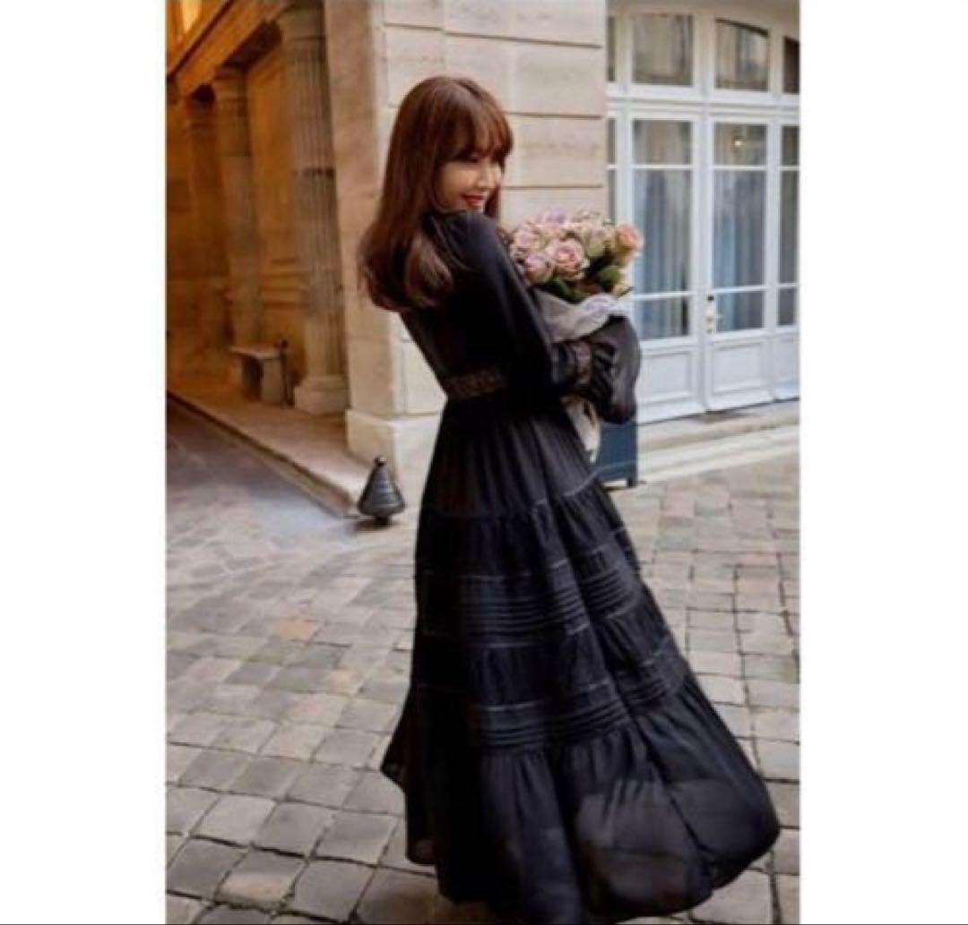 ワンピース Herlipto Social Lace Trimmed dress