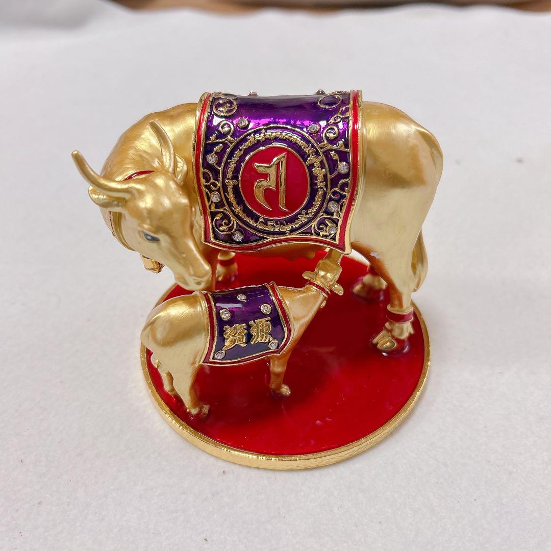 未使用　風水グッズ 風水置物 牛と子牛の像　ゴールド　COW 金色