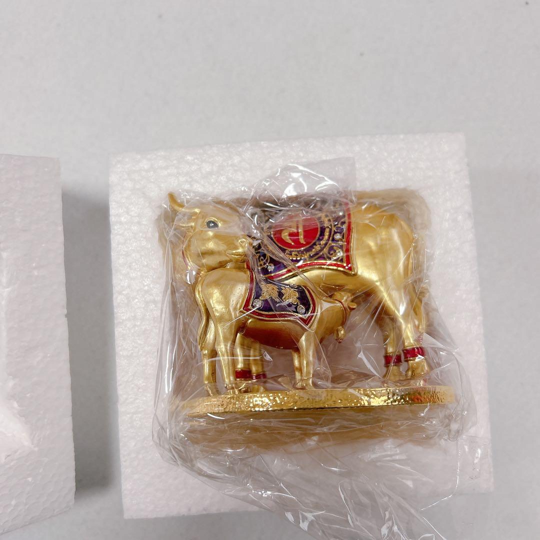 未使用　風水グッズ 風水置物 牛と子牛の像　ゴールド　COW 金色