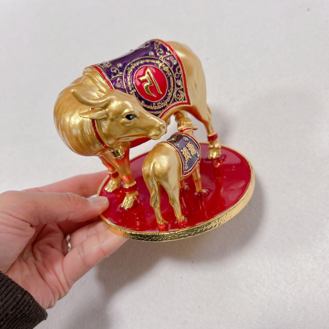 未使用　風水グッズ 風水置物 牛と子牛の像　ゴールド　COW 金色