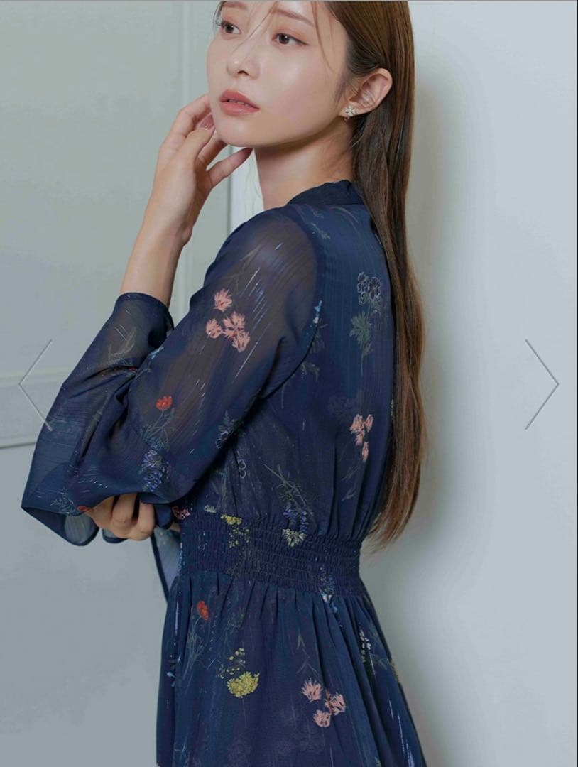 【ネイビー】フラワープリントボウタイワンピース