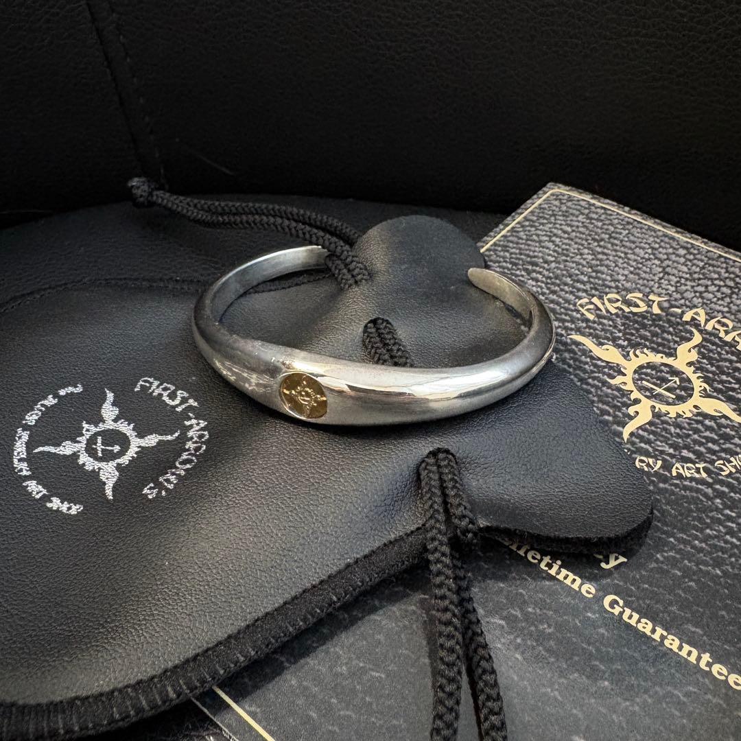 FIRST ARROW's K18付サークルセンターバングル