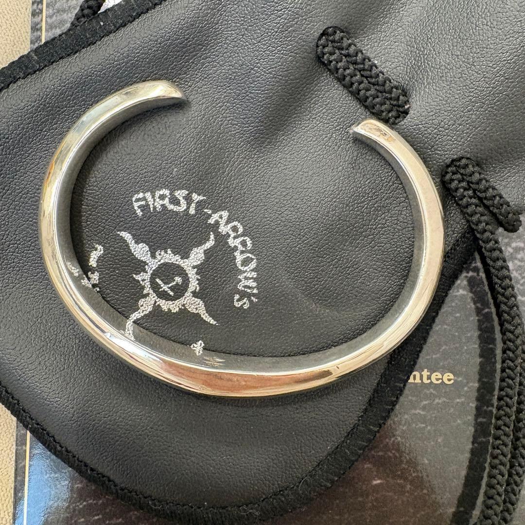 FIRST ARROW's K18付サークルセンターバングル