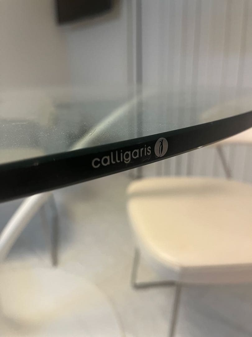 Calligaris 円形ガラスダイニングテーブル