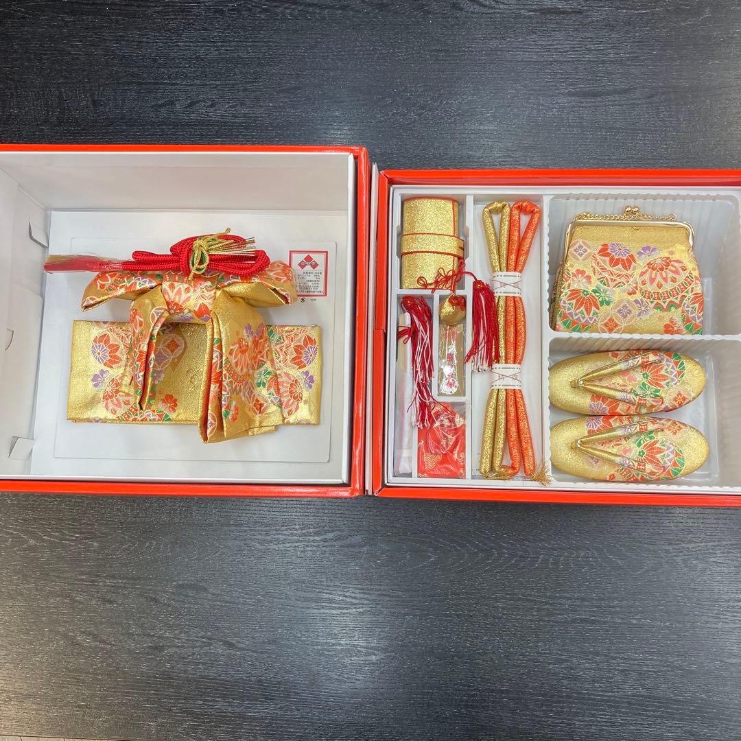 七五三、3歳用、Ｓサイズ祝帯ハコセコセット。13、金地に手鞠柄。