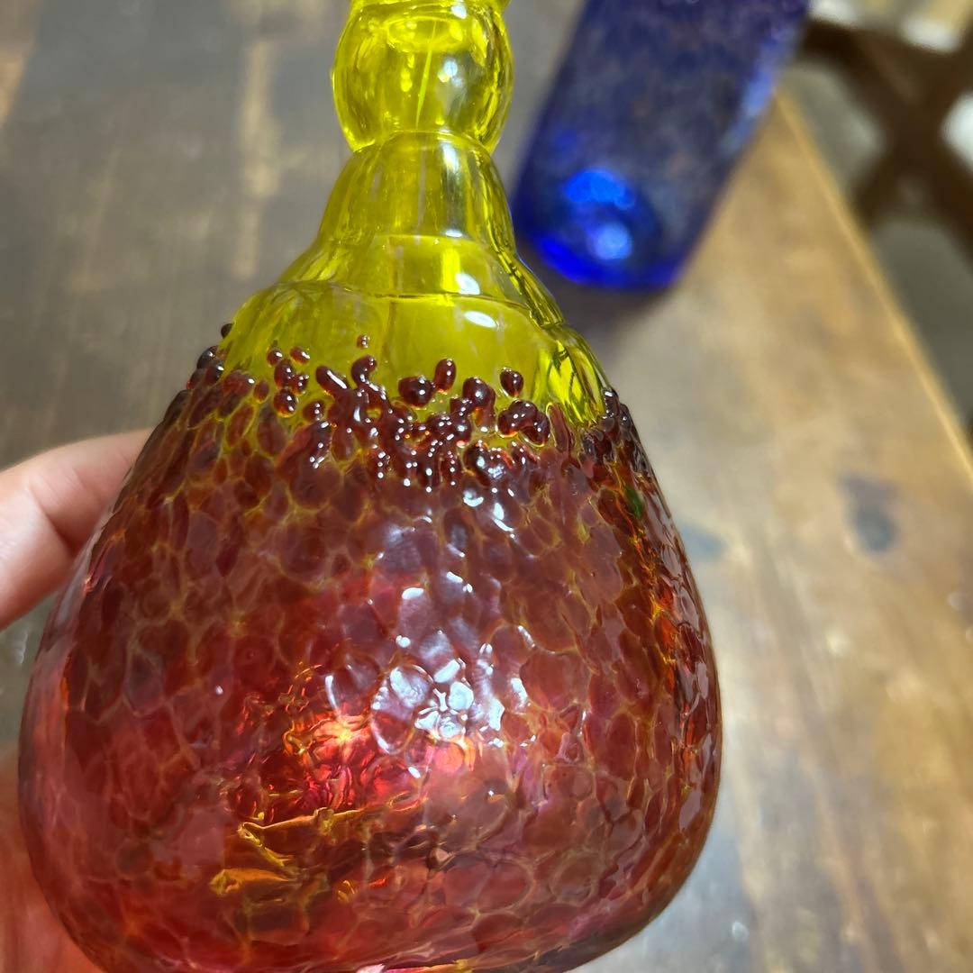 ガラス作家　作家物　花瓶　一輪挿し　ドリンクボトル　吹きガラス