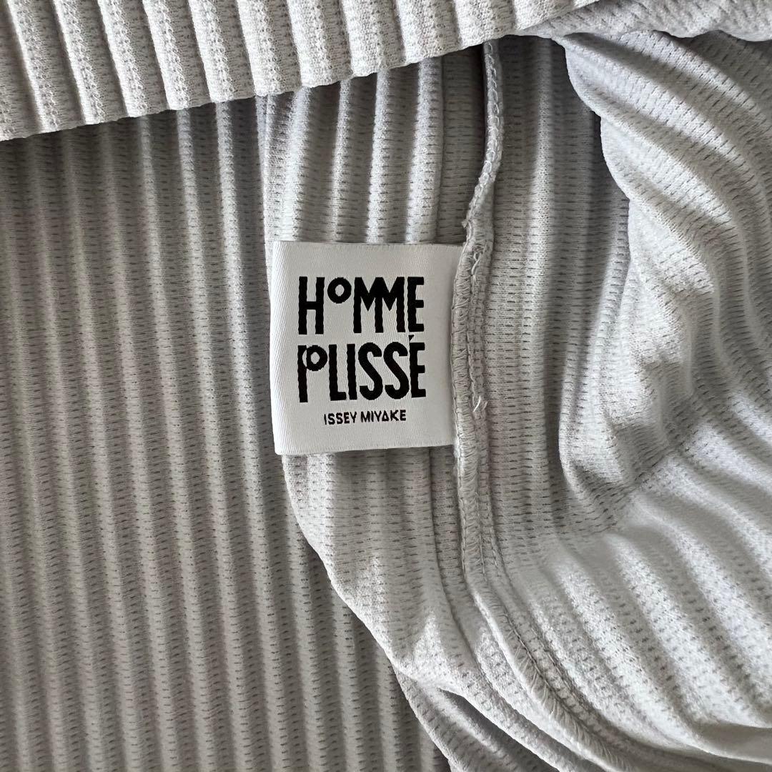 HOMME PLISSE ISSEY MIYAKE 薄めブルーのトップス