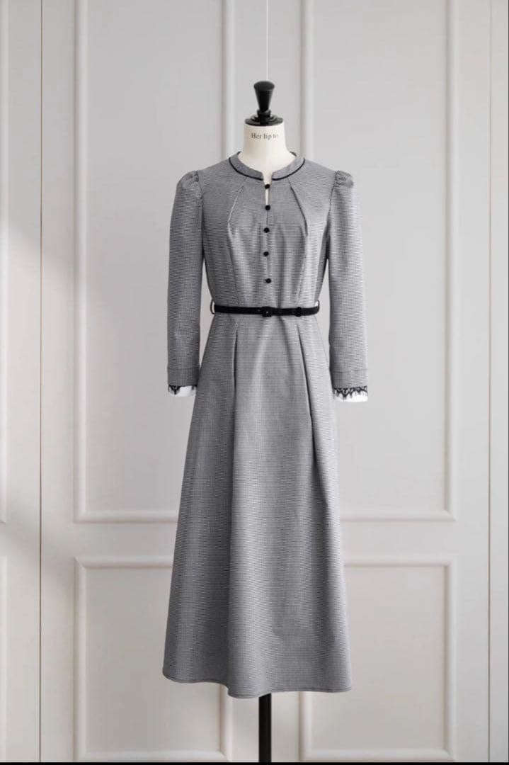 HLT￤Classic Monochrome Check Midi Dress