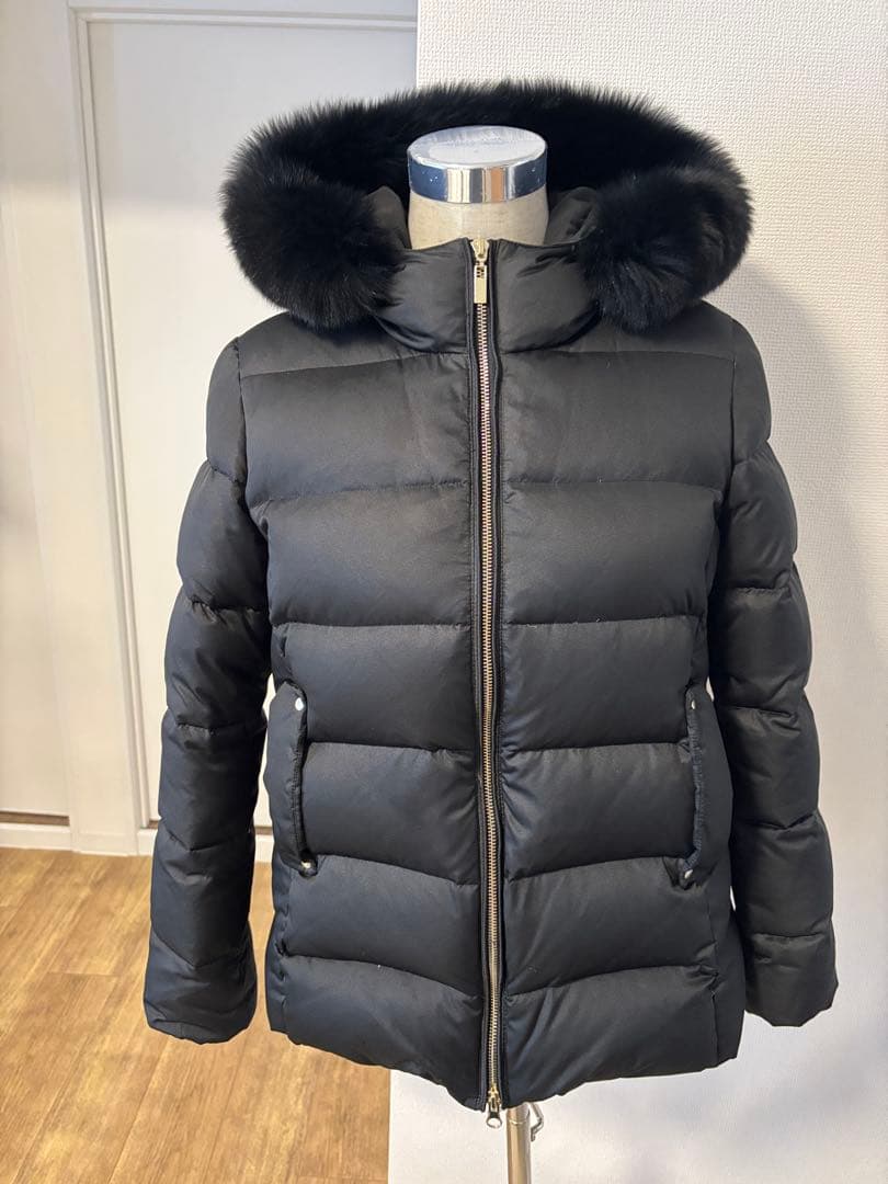 STANZA DOLCEファー付きブラックダウンジャケット