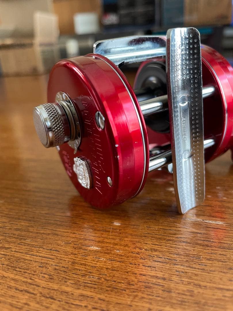 リール Abu Garcia 2500c Red