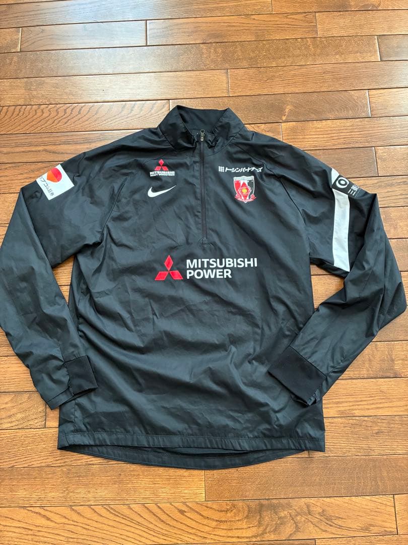 浦和レッズ スタッフ支給品 ハーフジップ 2022ごろ Mサイズ 美品