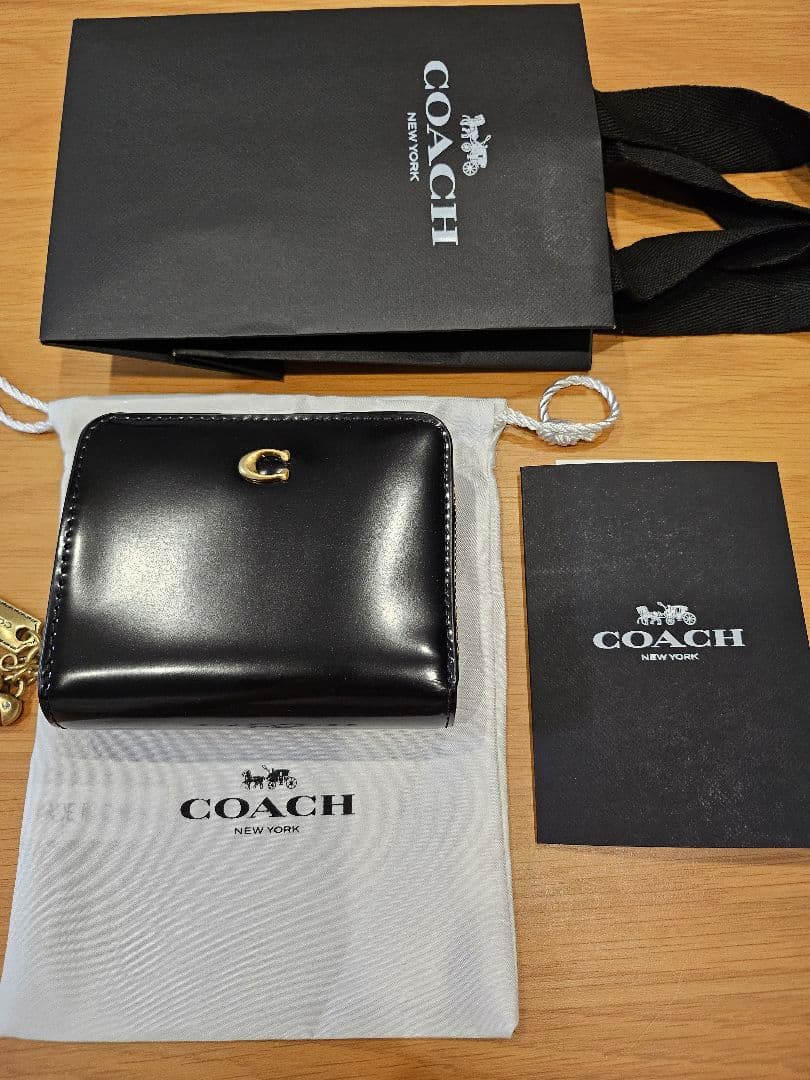 COACH エッセンシャル ビルフォールド ウォレット・チャーム 財布