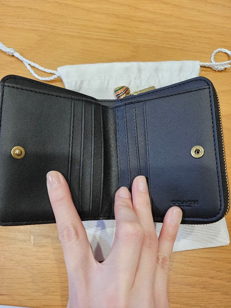 COACH エッセンシャル ビルフォールド ウォレット・チャーム 財布