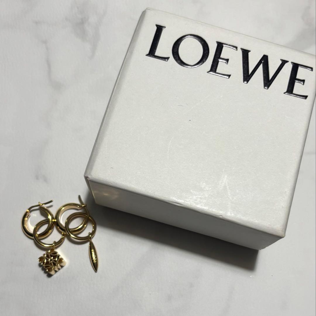 LOEWE♡アンシンメトリー　アナグラム　ピアス　希少