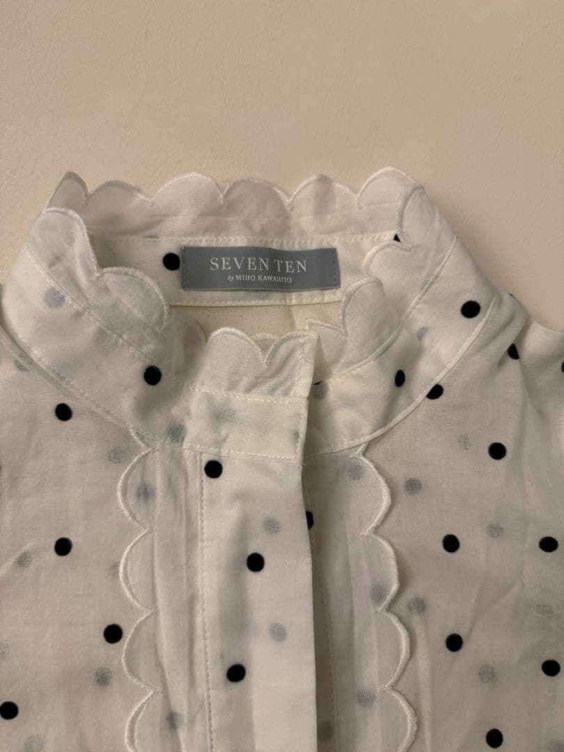 セブンテン　スカラップティアードブラウス