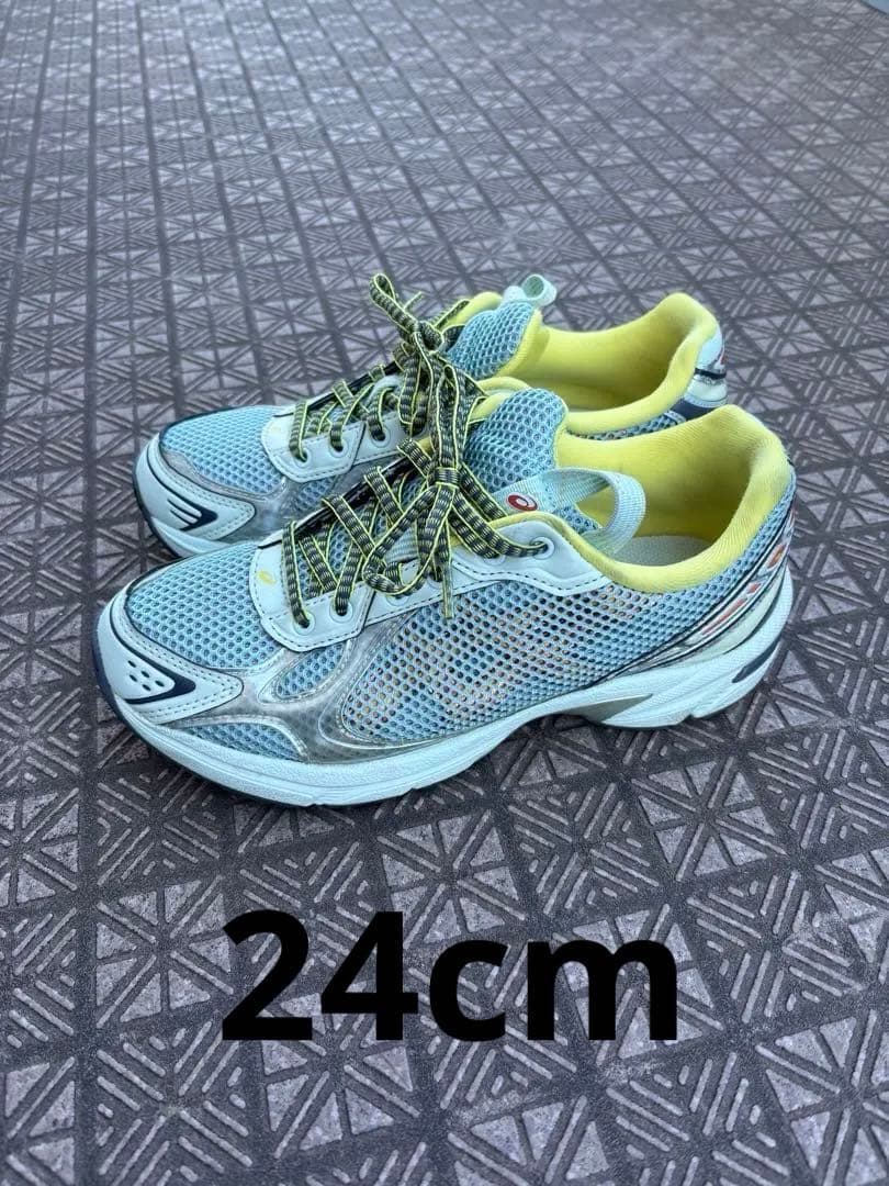 asics キココスタディノフ 24