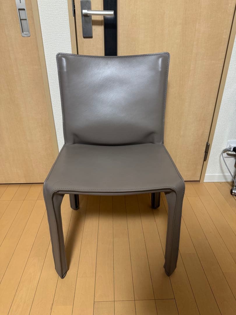 Cassina 412 CABチェア