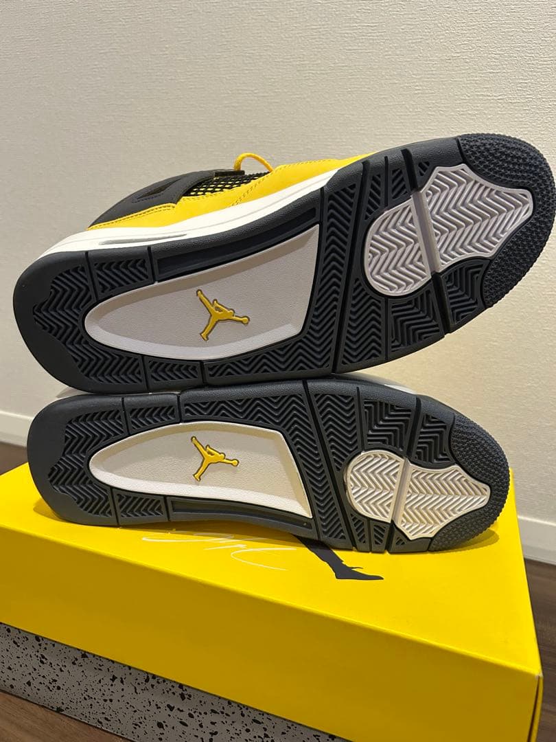 （新品）NIKE AIR JORDAN 4 ライトニング　27.0cm