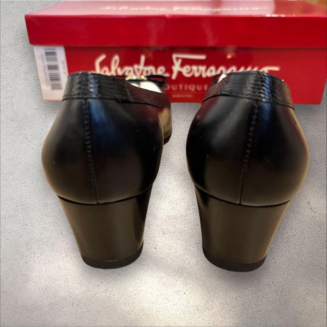 未使用✨BABY フェラガモ ブラック　レザー　ヴァラ　 リボン　パンプス