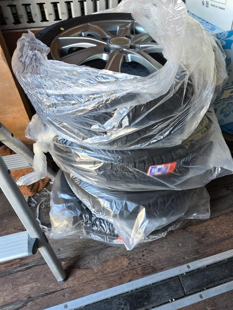 ブリジストン　ブリザック VRX2 　14インチタイヤホイールセット