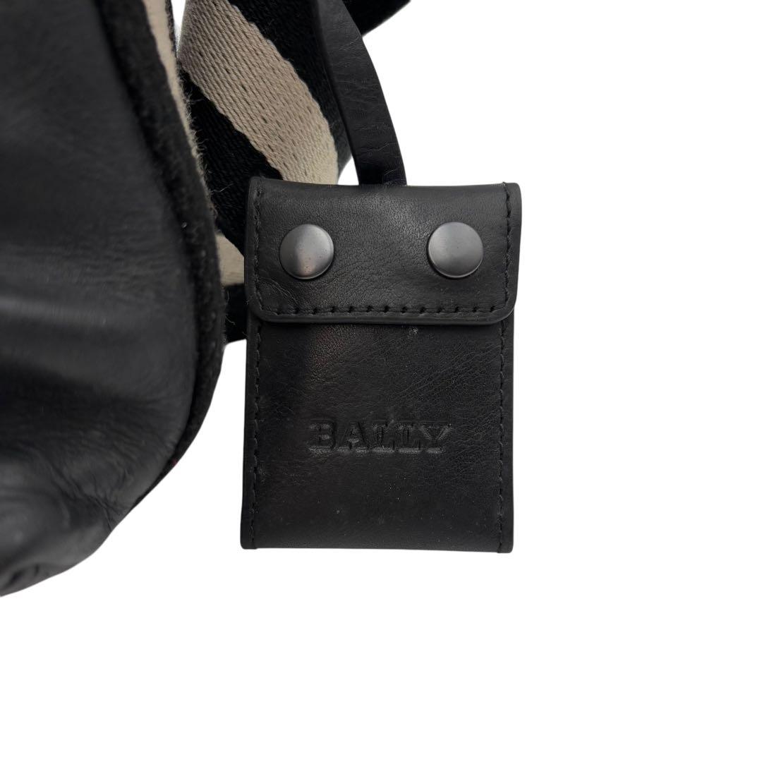 BALLY バリー メッセンジャーバッグ メンズ レザー 大容量 シンプル c7