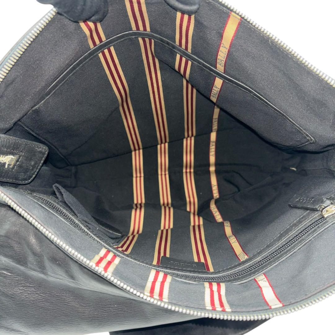 BALLY バリー メッセンジャーバッグ メンズ レザー 大容量 シンプル c7