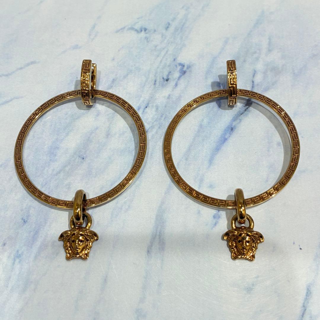 ♡ヴェルサーチ　ピアス　メデューサ　ゴールド
