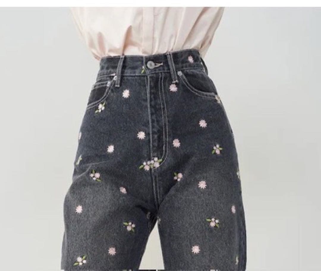 新品タグ付き　スプリングフラワーデニムパンツ　M