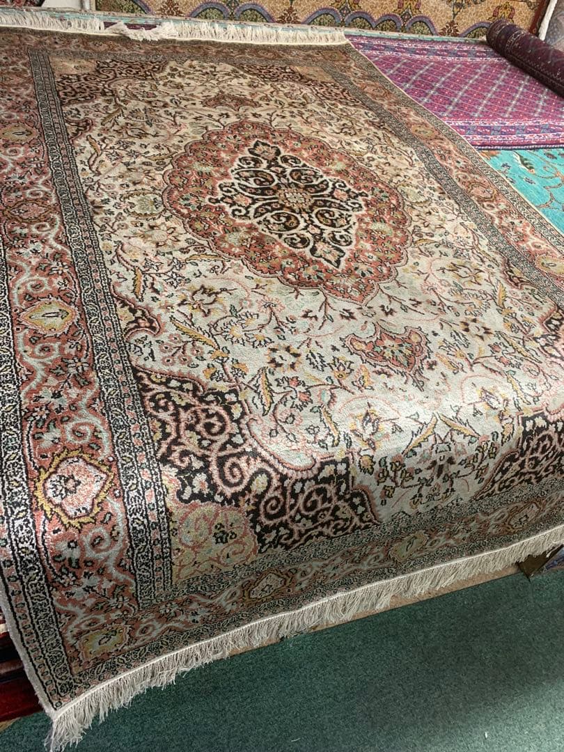 ペルシャ風シルクラグ size 122x200cm.