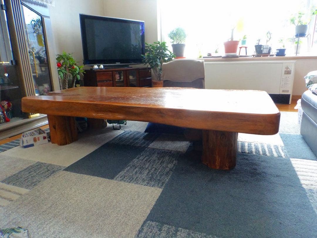 値下げしました！！　無垢材テーブル 自然な形状