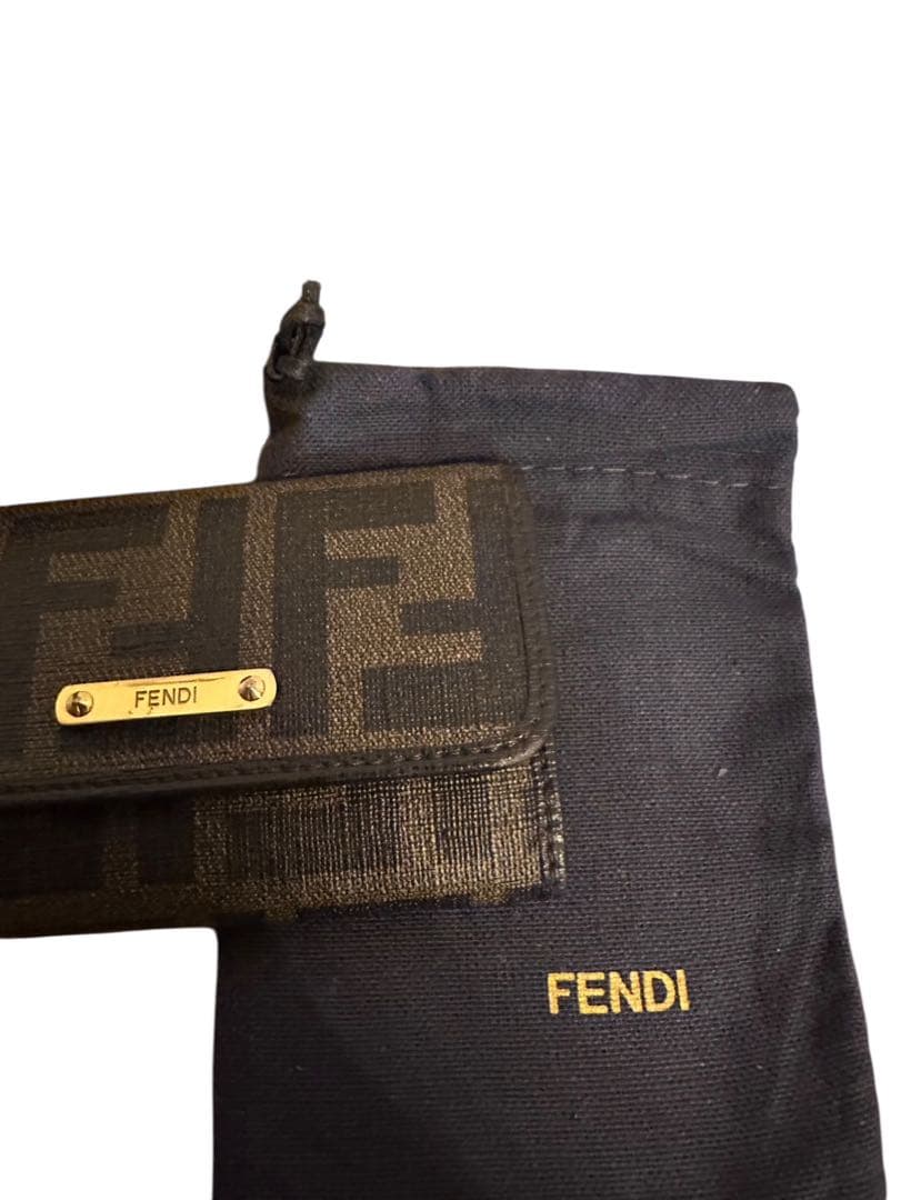 『美品』FENDI ブラックキャンバスキーケース箱付き