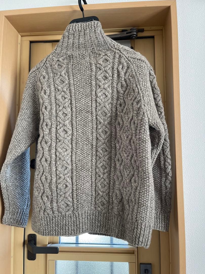 Inverallan ケーブル編みカーディガン グレー