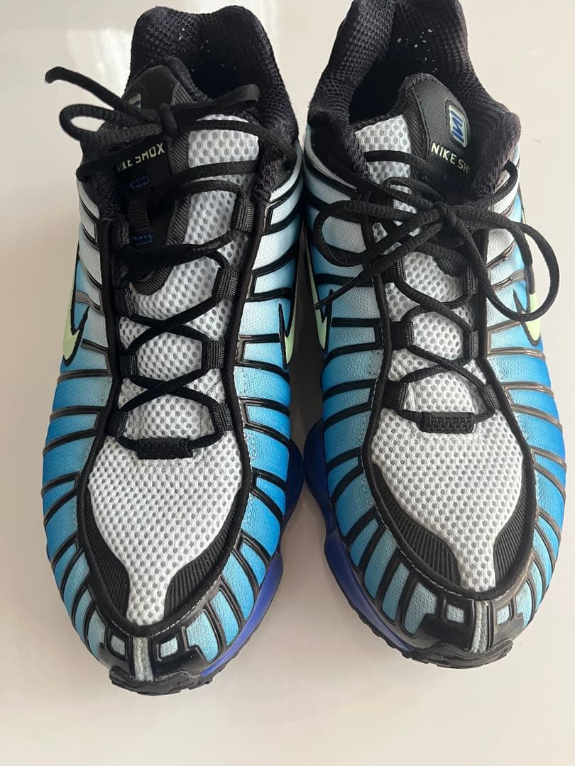 Nike Shox 青/黒/白 スニーカー