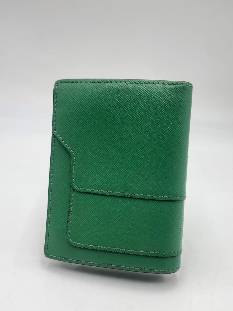 マルニ　二つ折り財布　財布　グリーン　お洒落　レディース　ブランド　ファスナー