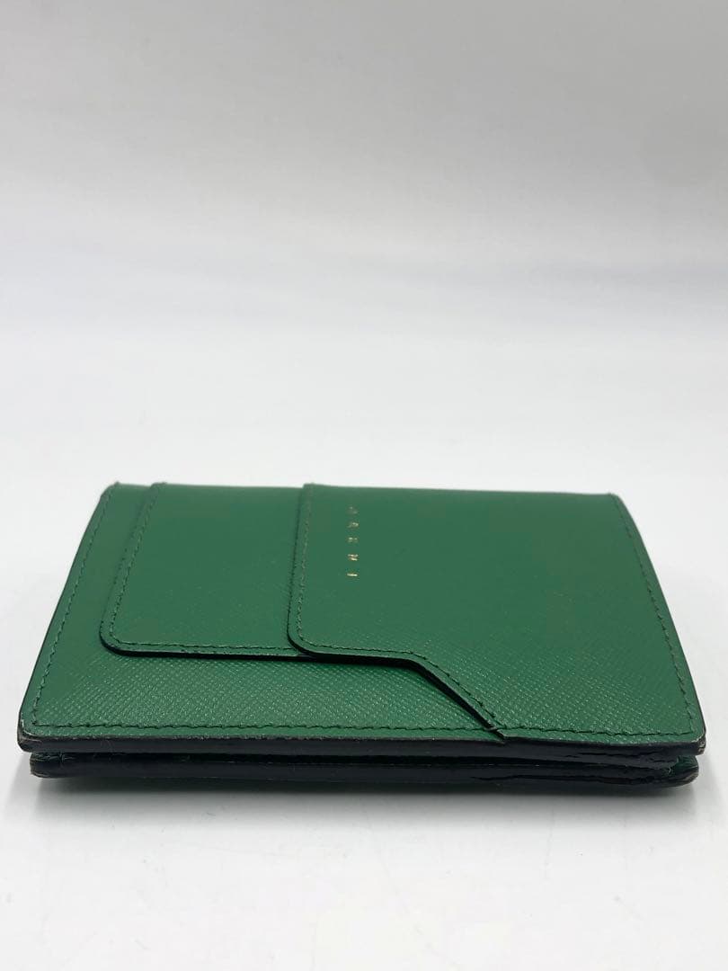 マルニ　二つ折り財布　財布　グリーン　お洒落　レディース　ブランド　ファスナー