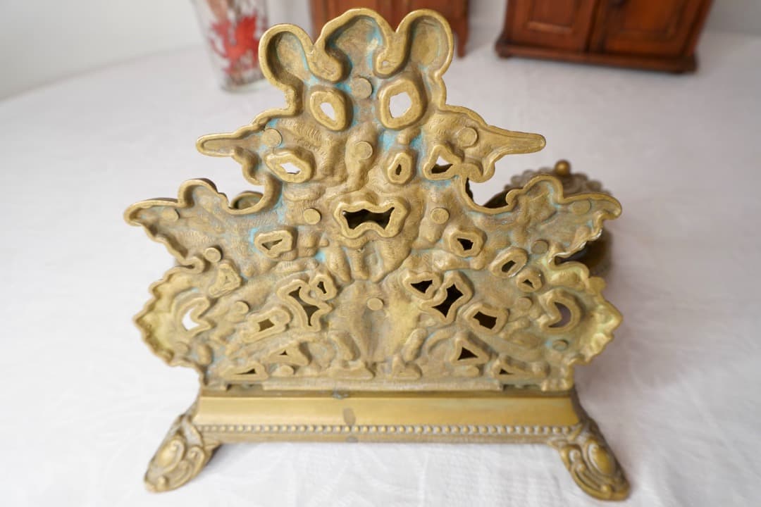 フランス アンティーク 天使と花かごのレタースタンド＆インクウェル