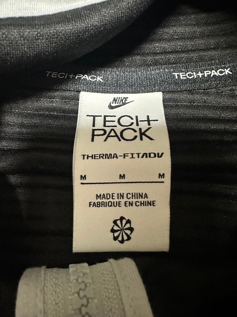【レア】【新品】ナイキ　サーマ フィット　上下 M
