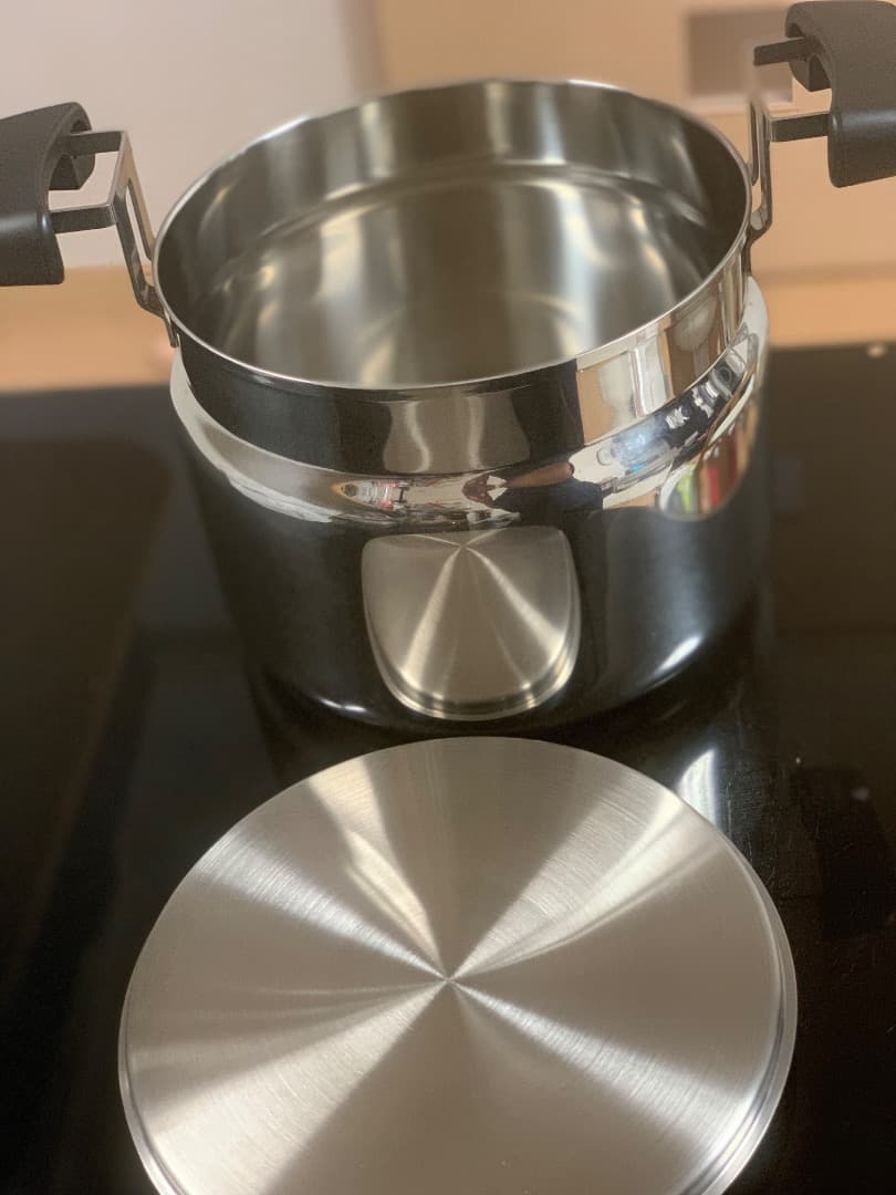 シャトルシェフ8リットル　調理鍋と蓋のみ. KPS-8001