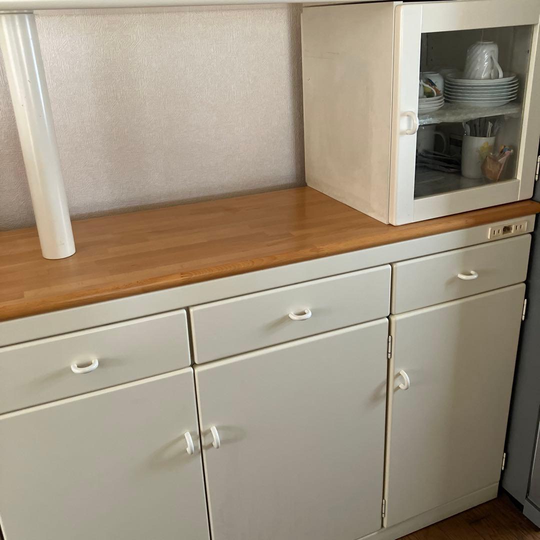 ￼折りたたみ式対面カウンター食器棚