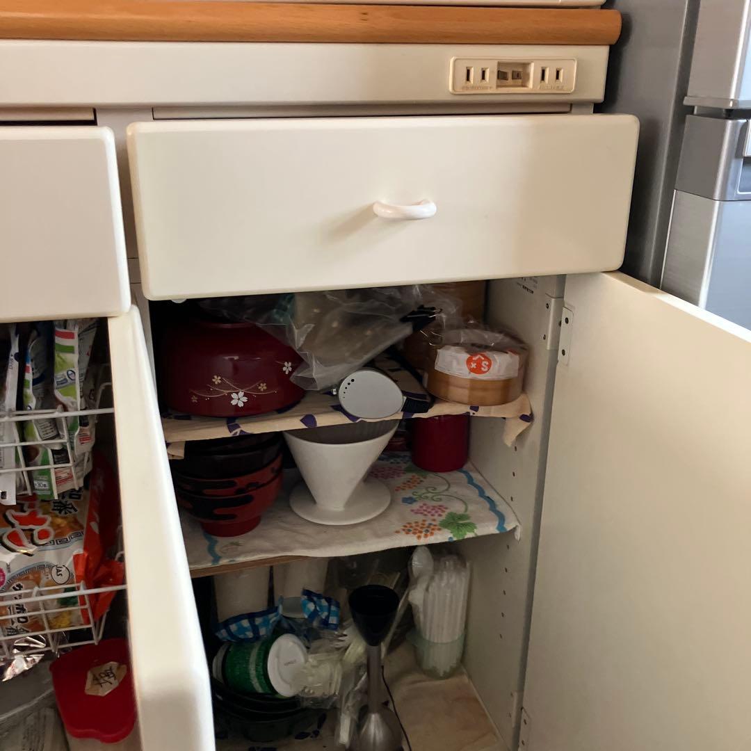 ￼折りたたみ式対面カウンター食器棚