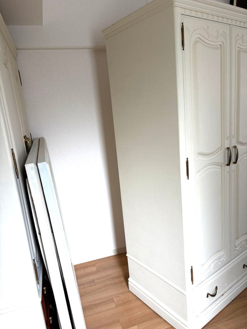 s*s様 【リメイク家具】洋風 婚礼タンス 姿見付き オフホワイト ミルクペイン