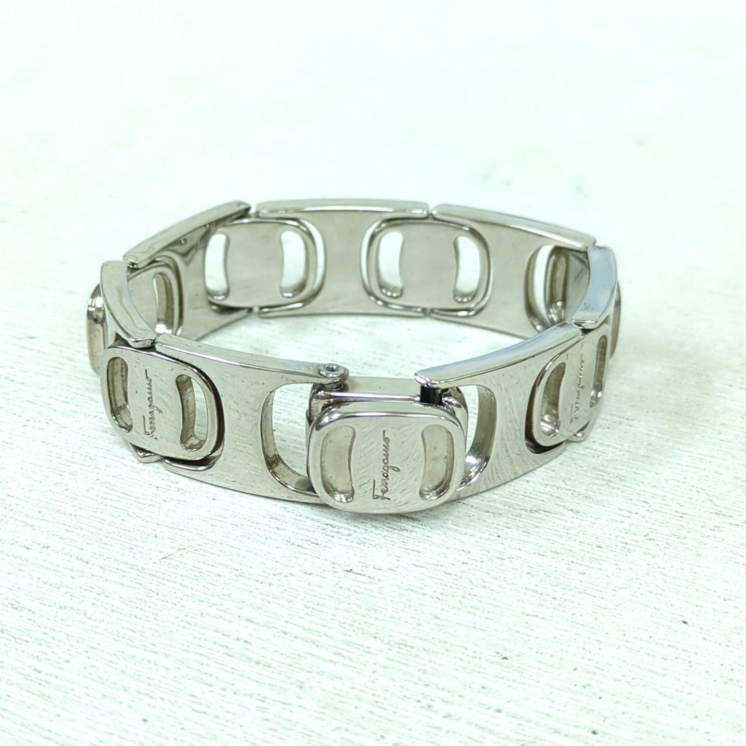 サルヴァトーレ・フェラガモ ブレストレット シルバーカラー イタリア製