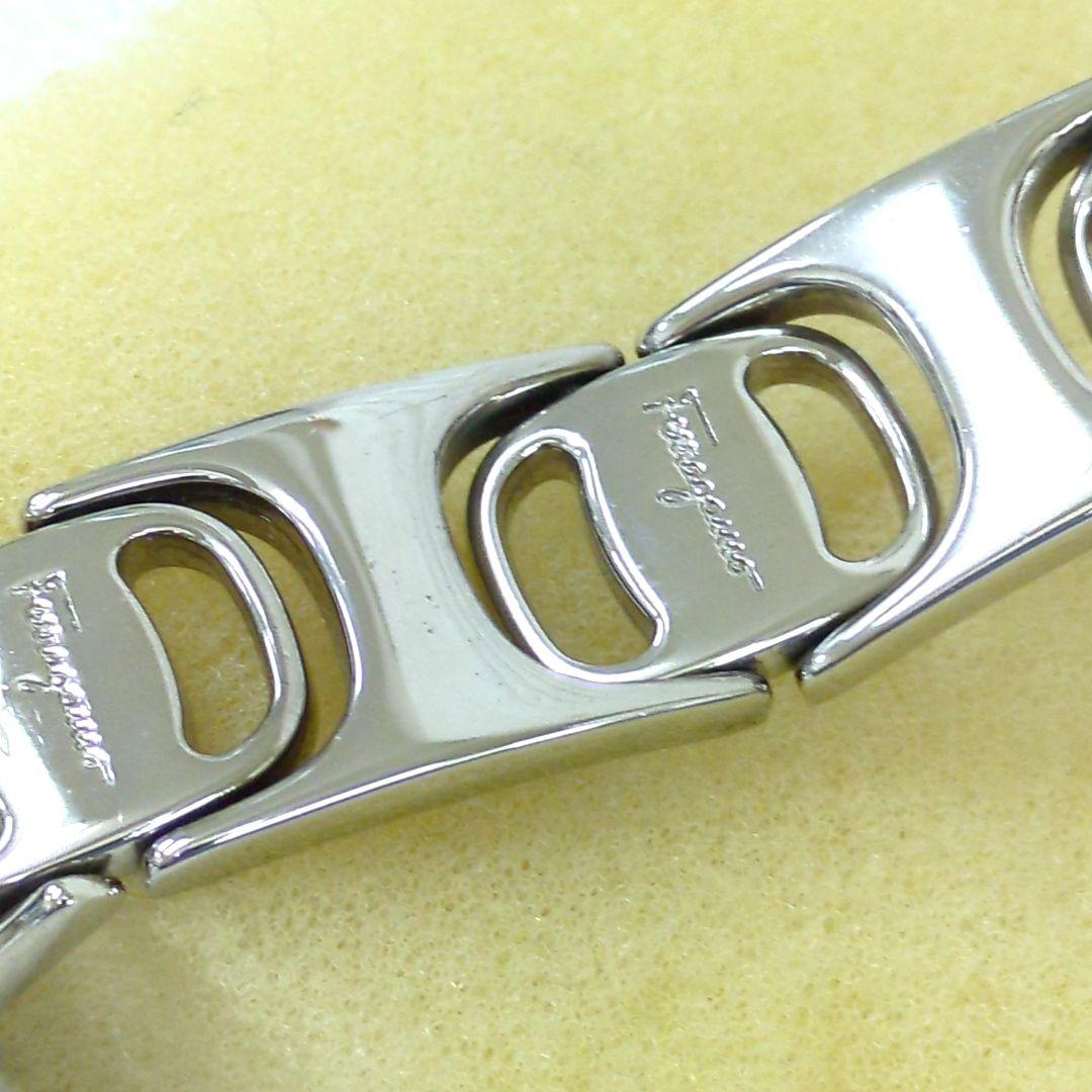 サルヴァトーレ・フェラガモ ブレストレット シルバーカラー イタリア製