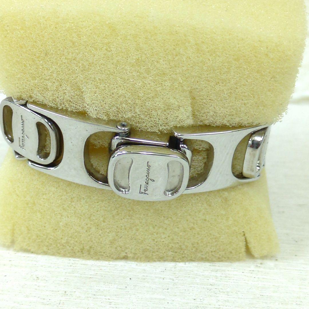 サルヴァトーレ・フェラガモ ブレストレット シルバーカラー イタリア製