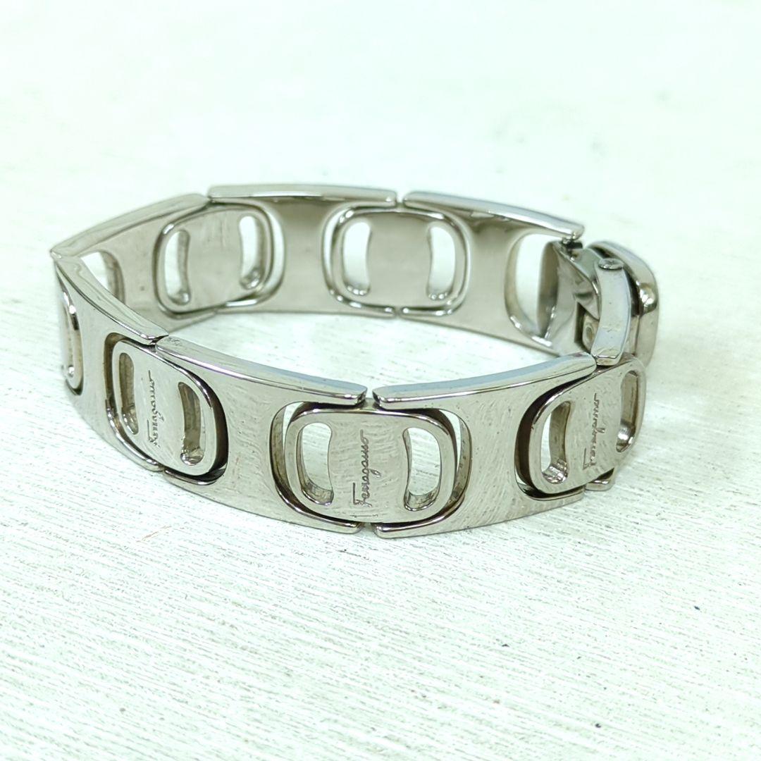 サルヴァトーレ・フェラガモ ブレストレット シルバーカラー イタリア製